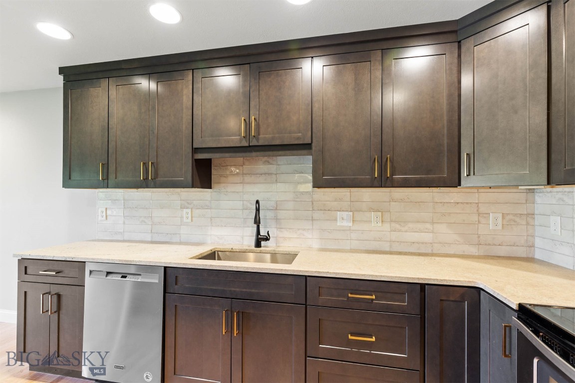 Bozeman, Montana 59718, United States, 3 Bedrooms Bedrooms, ,2 BathroomsBathrooms,Residential,Active,166381