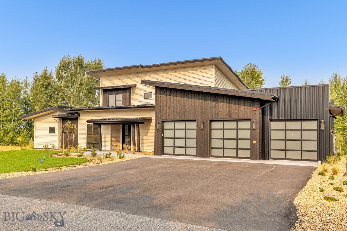 33 Leachman Lane