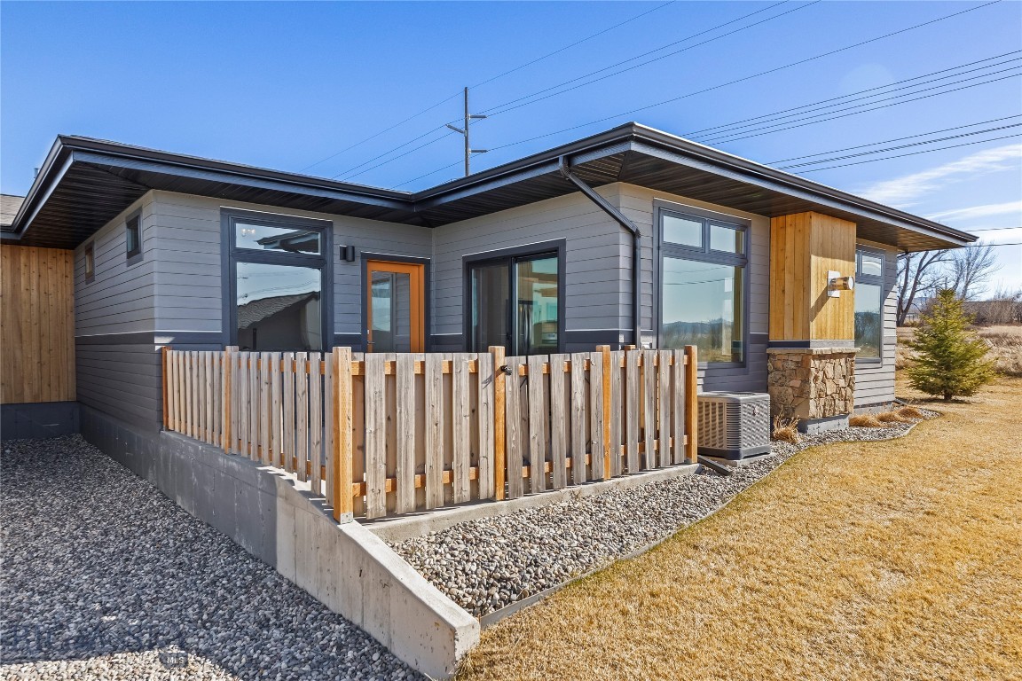 Middle Creek Parklands - Residential