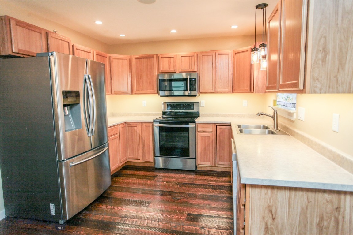 Belgrade, Montana 59714, United States, 3 Bedrooms Bedrooms, ,2 BathroomsBathrooms,Residential,Contingent,47538