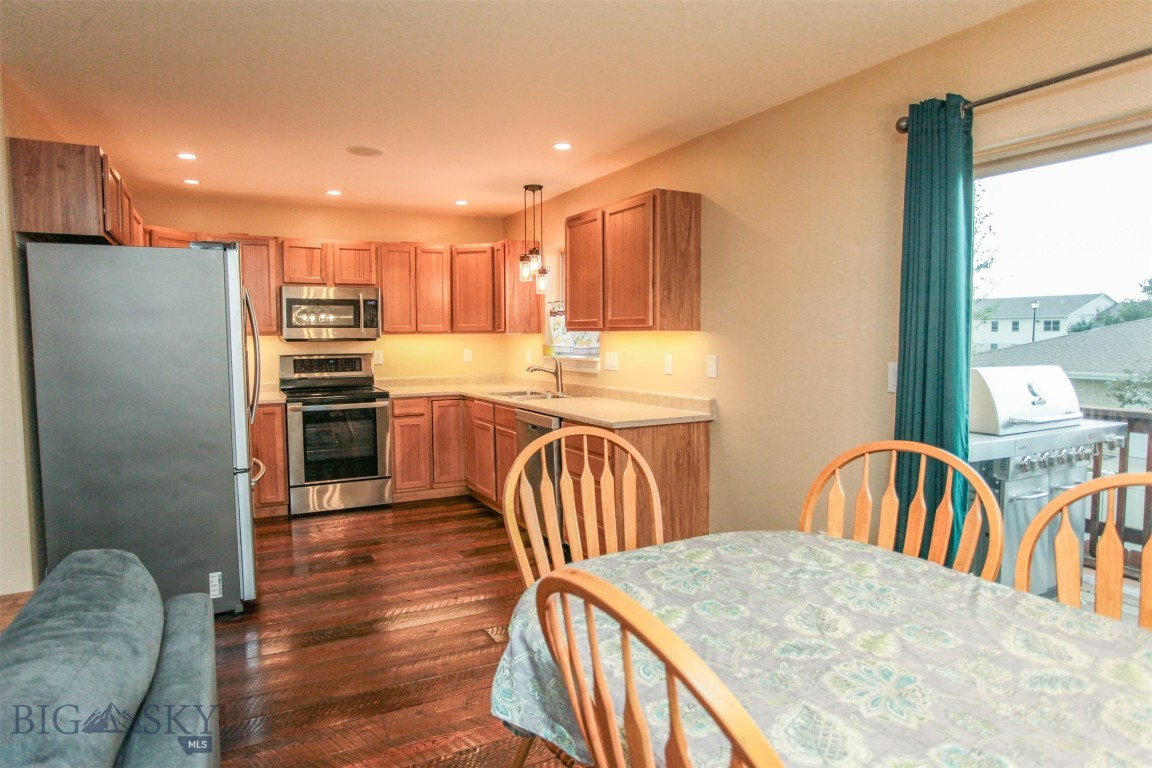 Belgrade, Montana 59714, United States, 3 Bedrooms Bedrooms, ,2 BathroomsBathrooms,Residential,Contingent,47538