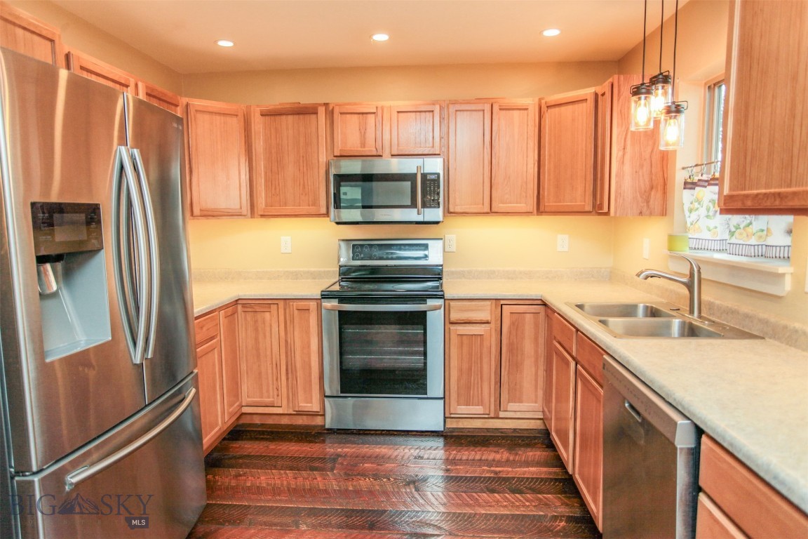 Belgrade, Montana 59714, United States, 3 Bedrooms Bedrooms, ,2 BathroomsBathrooms,Residential,Contingent,47538