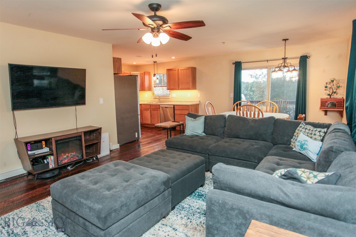 Belgrade, Montana 59714, United States, 3 Bedrooms Bedrooms, ,2 BathroomsBathrooms,Residential,Contingent,47538