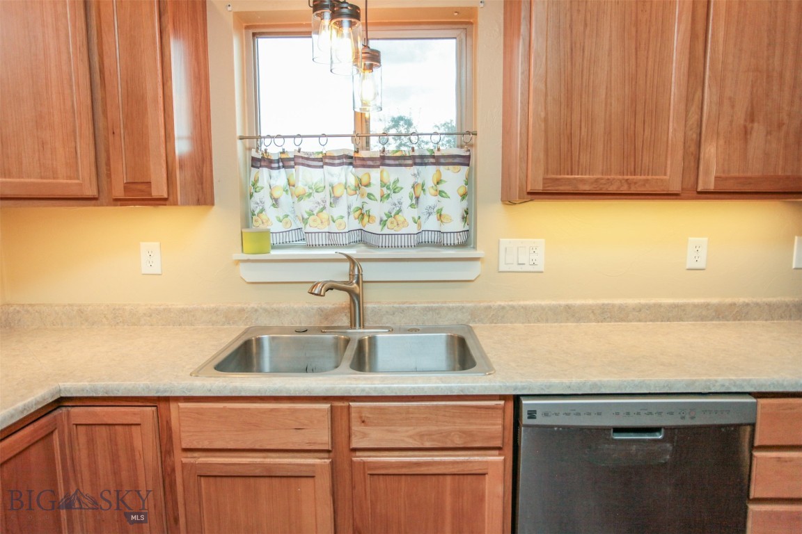 Belgrade, Montana 59714, United States, 3 Bedrooms Bedrooms, ,2 BathroomsBathrooms,Residential,Contingent,47538