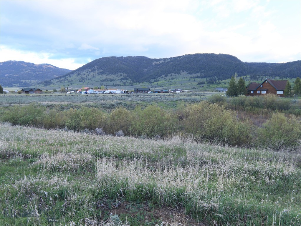 Grayling Arm Meadows - Land
