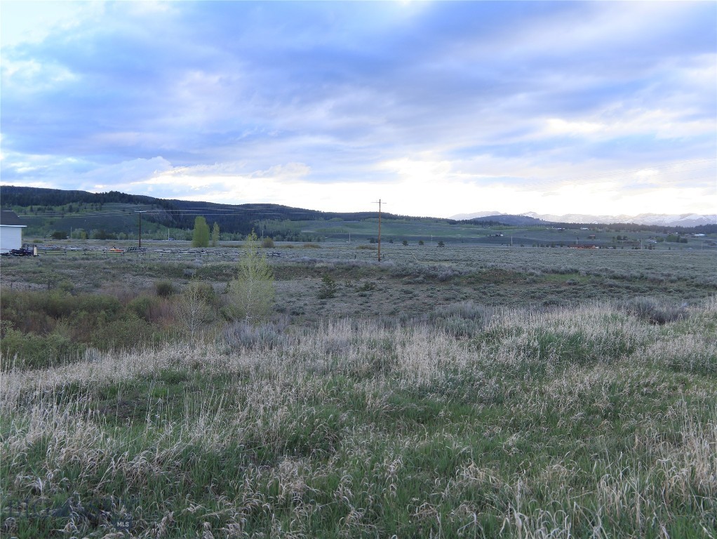 Grayling Arm Meadows - Land