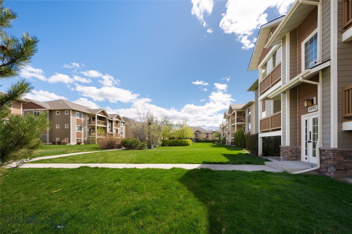 Baxter Springs Condo - Residential