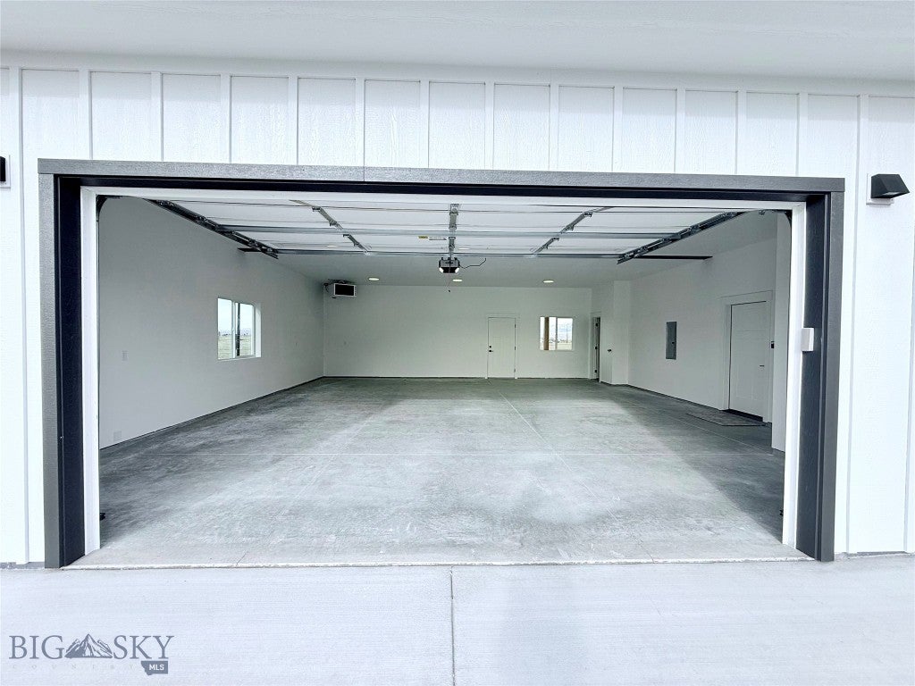 858 Accolade Loop