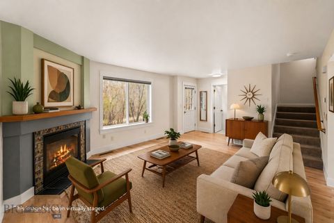 Photo of 112 E College Street #6, Bozeman, MT 59715 (MLS # 410156)