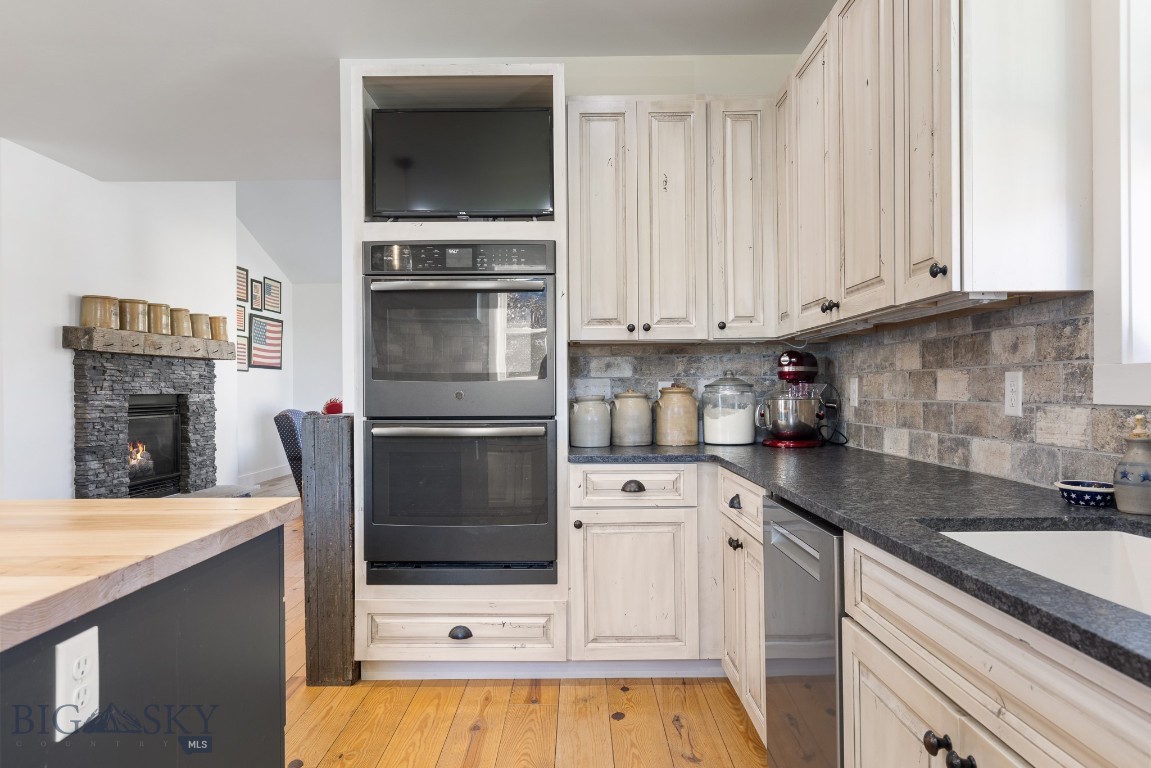 Bozeman, Montana 59718, United States, 3 Bedrooms Bedrooms, ,2 BathroomsBathrooms,Residential,Contingent,41897