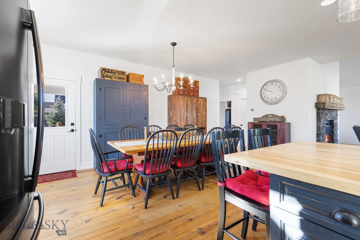 Bozeman, Montana 59718, United States, 3 Bedrooms Bedrooms, ,2 BathroomsBathrooms,Residential,Contingent,41897