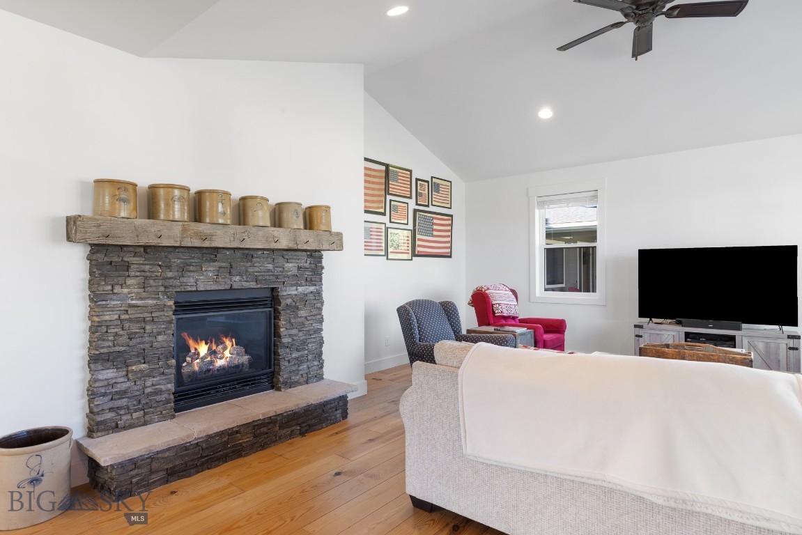 Bozeman, Montana 59718, United States, 3 Bedrooms Bedrooms, ,2 BathroomsBathrooms,Residential,Contingent,41897