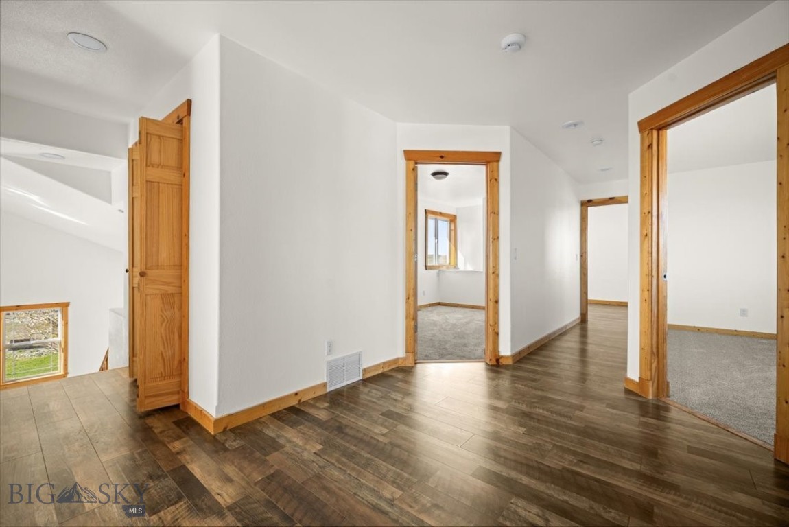 1960 Coyote Ridge Road N