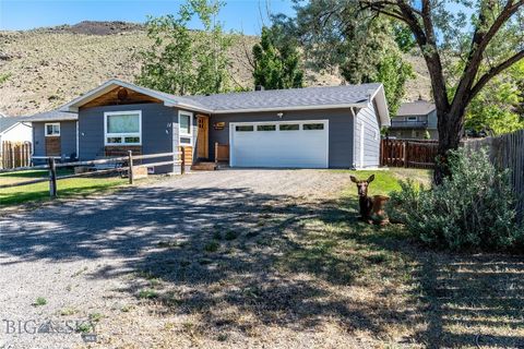 14 Peters Lane Gardiner MT 59030