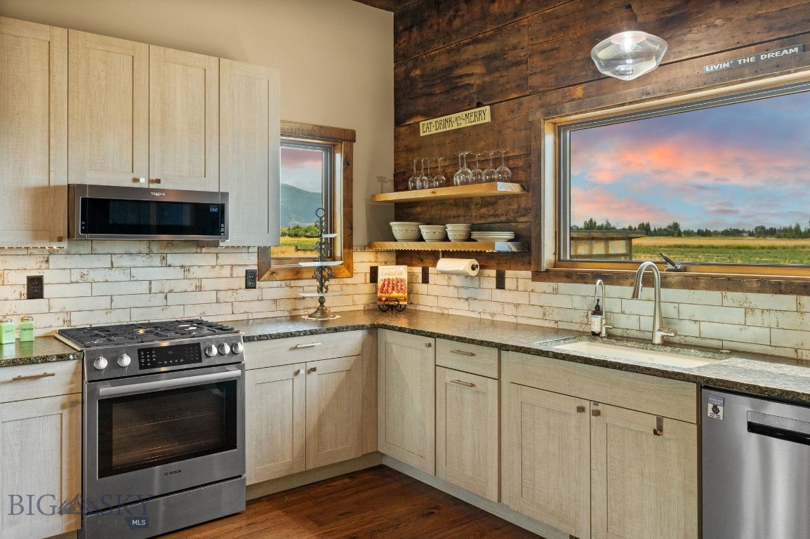 Ross Creek - Residential