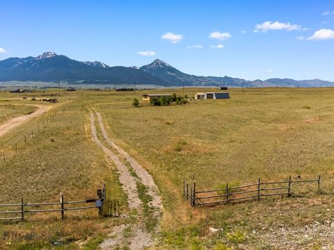 20 Black Hawk Livingston MT 59047