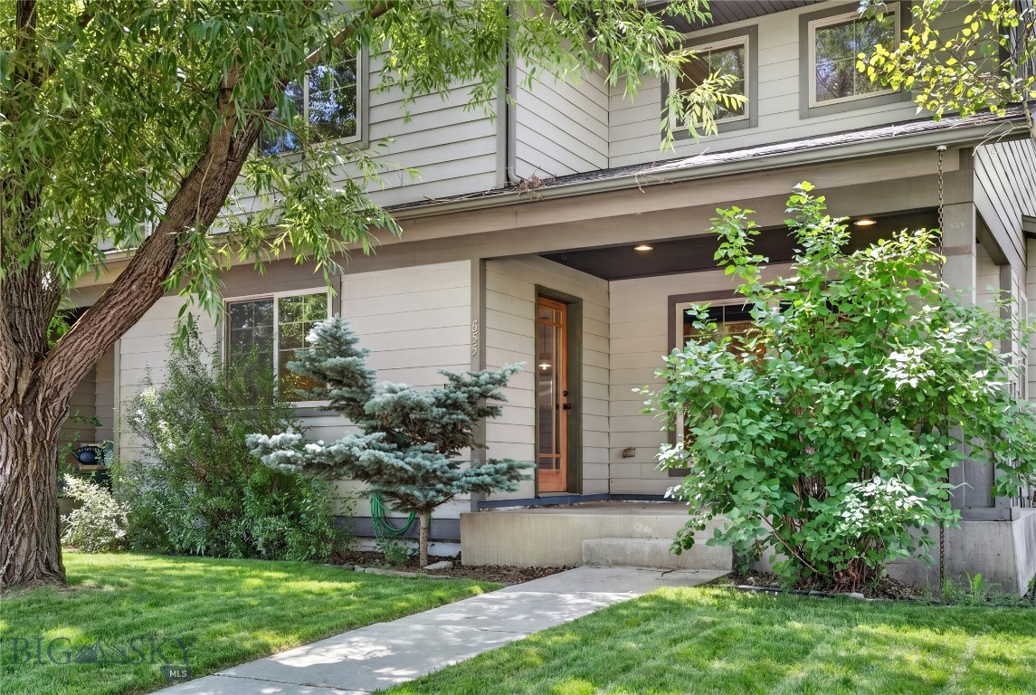 855 N 15th Avenue