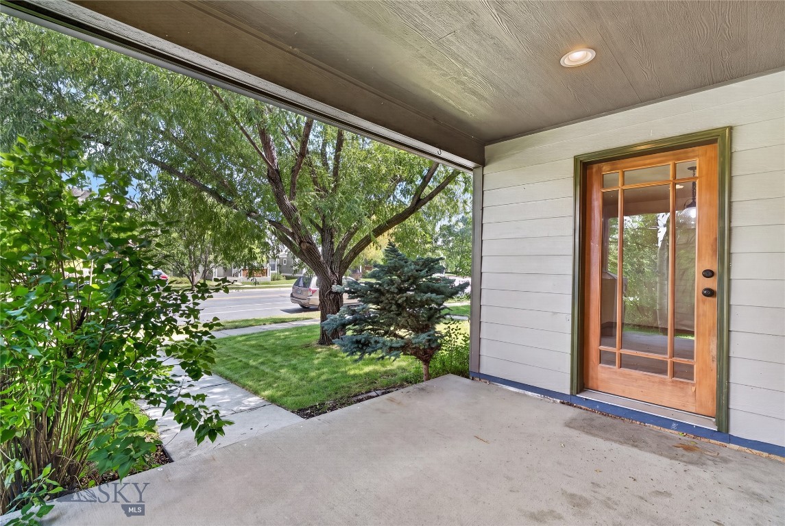 855 N 15th Avenue