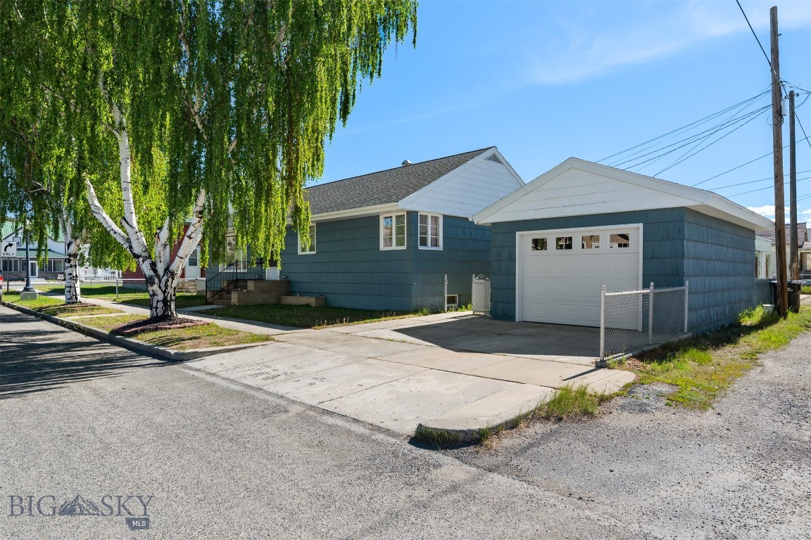 209 Spruce Street