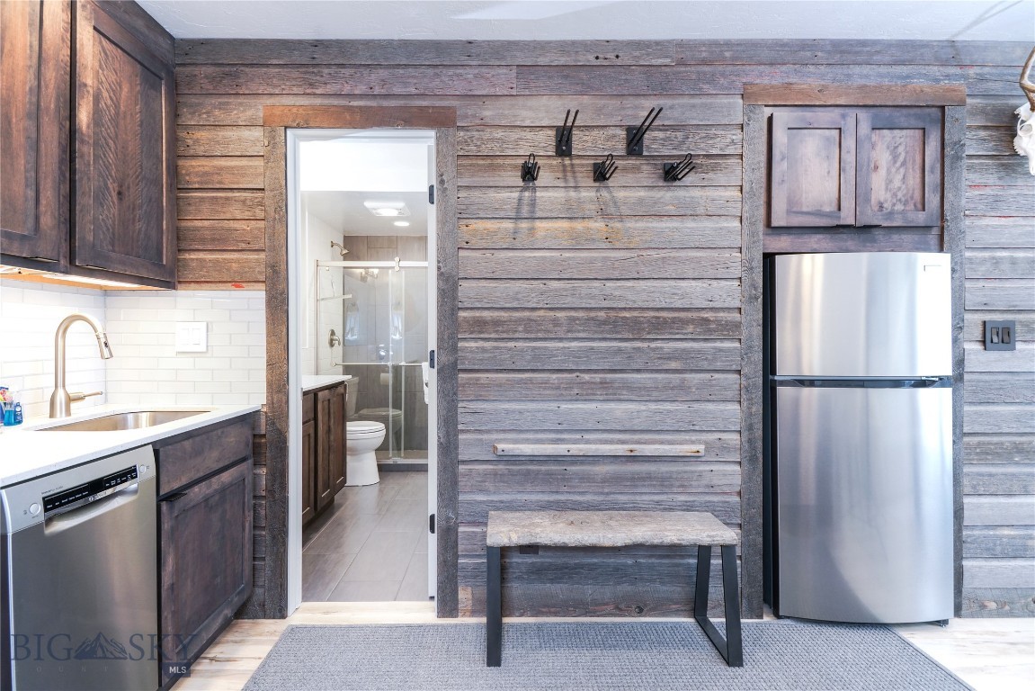 Hill Condos - Residential