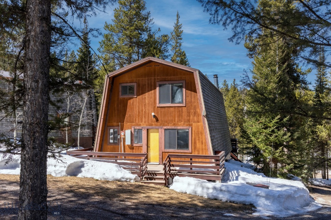 255 Fishermans Village Loop