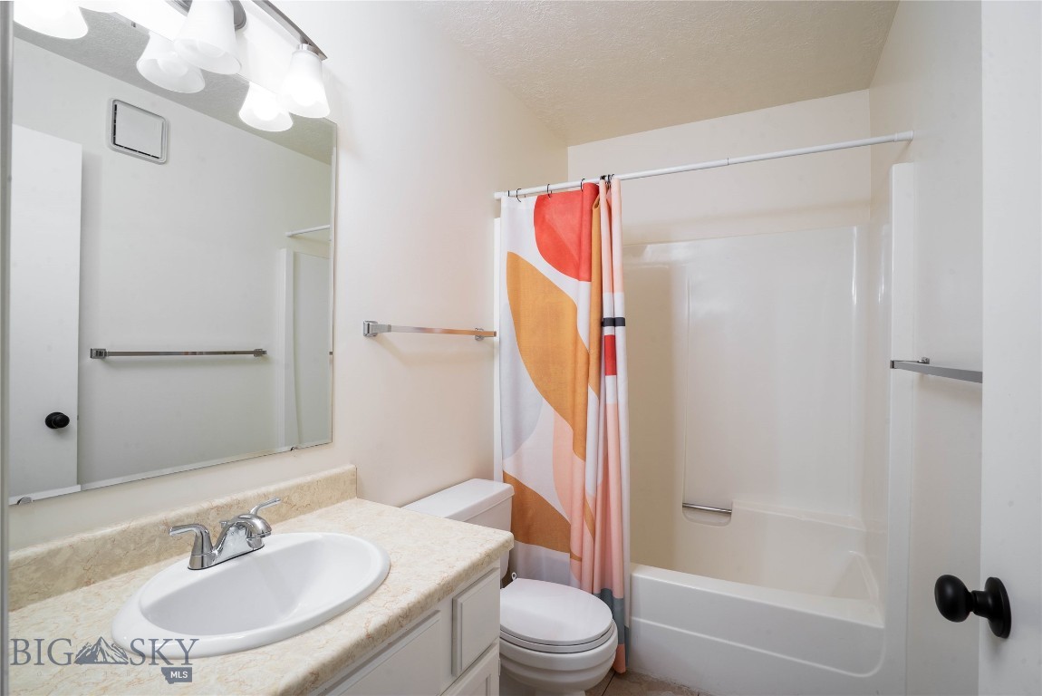 Maple Leaf Condo - Residential