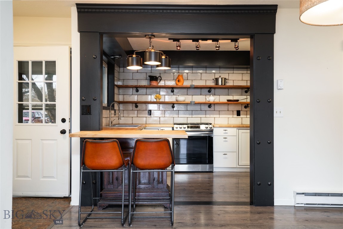 Maple Leaf Condo - Residential