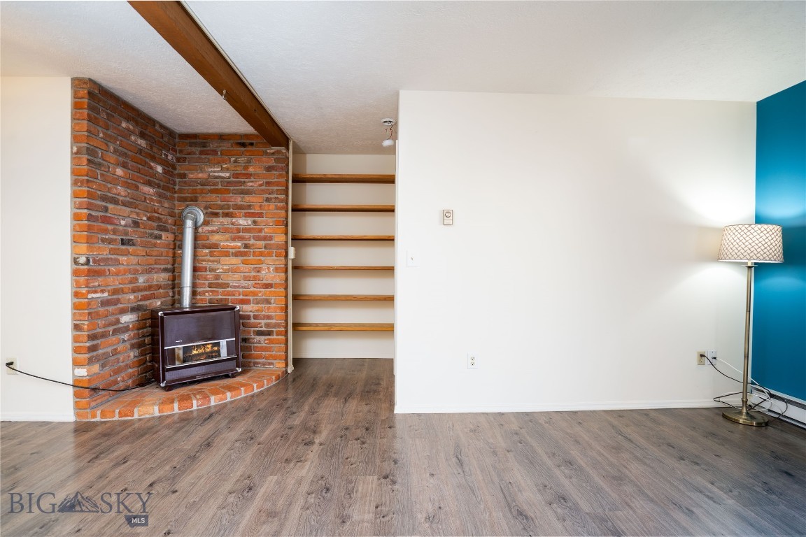 Maple Leaf Condo - Residential