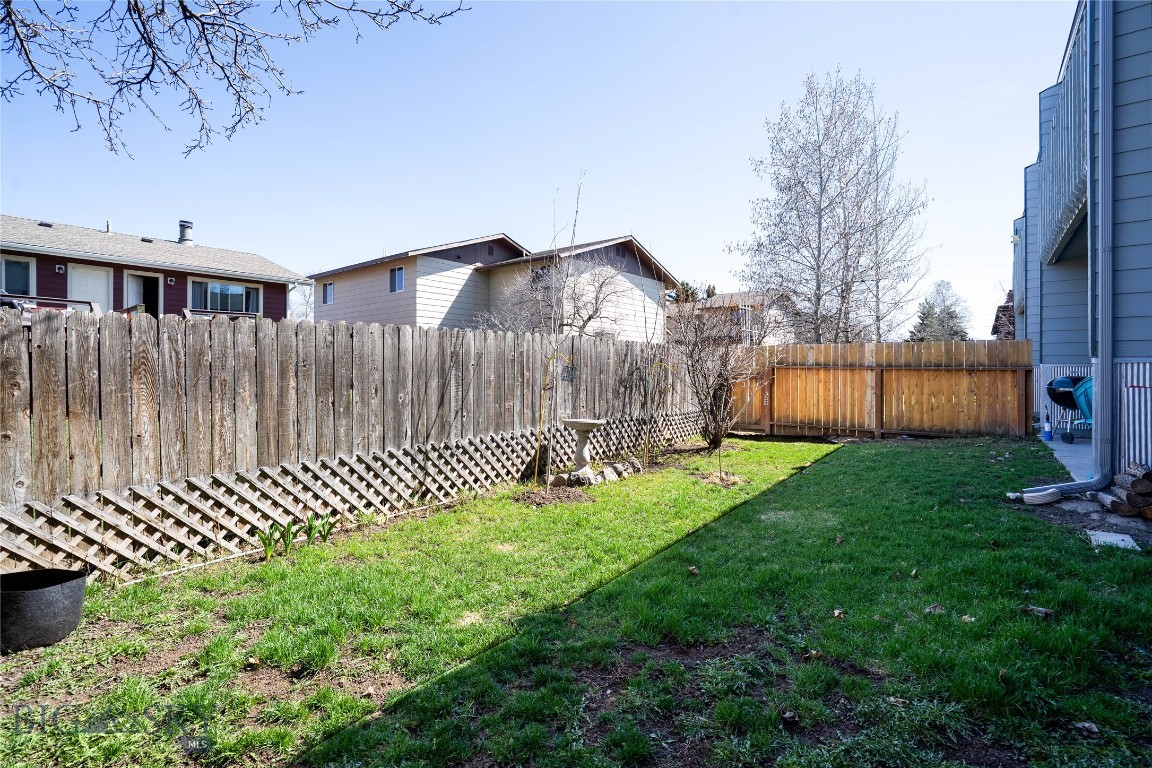 Maple Leaf Condo - Residential