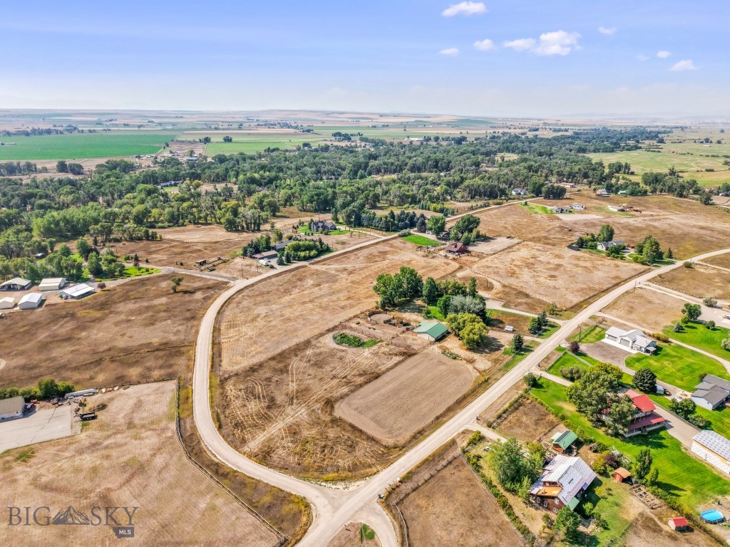 Manhattan, Montana 59741, United States, 5 Bedrooms Bedrooms, ,3 BathroomsBathrooms,Residential,Pending,204771