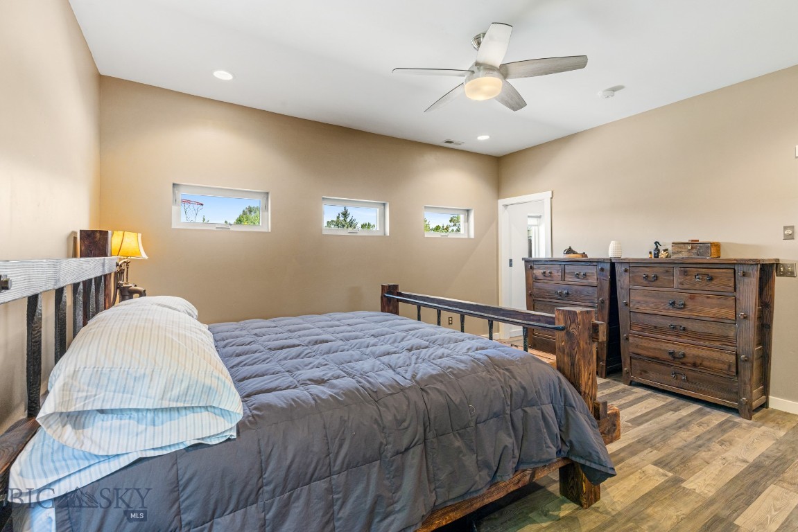 Manhattan, Montana 59741, United States, 5 Bedrooms Bedrooms, ,3 BathroomsBathrooms,Residential,Pending,204771