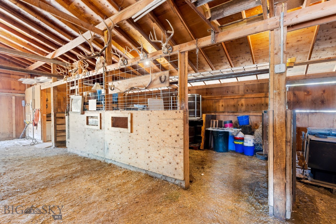 Manhattan, Montana 59741, United States, 5 Bedrooms Bedrooms, ,3 BathroomsBathrooms,Residential,Pending,204771