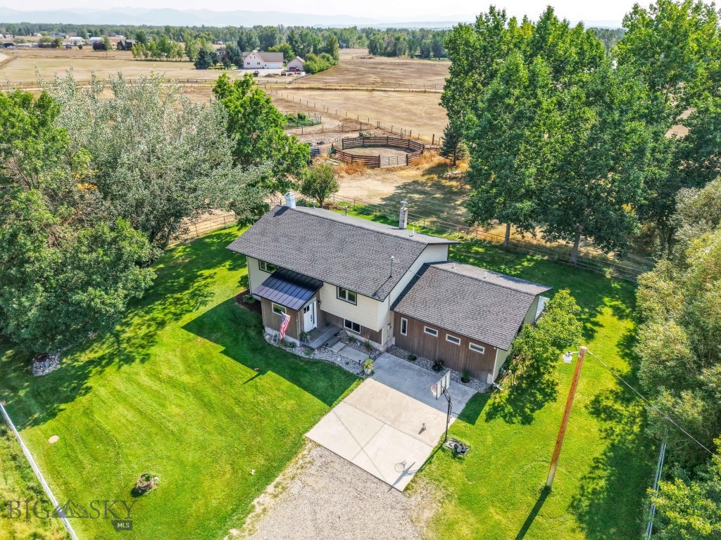 Manhattan, Montana 59741, United States, 5 Bedrooms Bedrooms, ,3 BathroomsBathrooms,Residential,Pending,204771