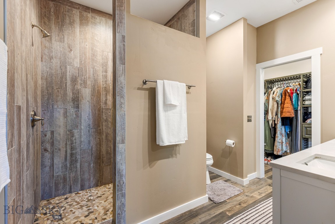 Manhattan, Montana 59741, United States, 5 Bedrooms Bedrooms, ,3 BathroomsBathrooms,Residential,Pending,204771