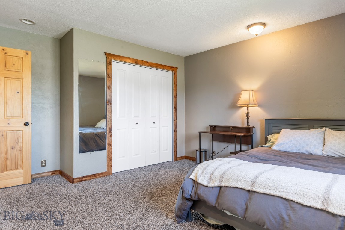 Manhattan, Montana 59741, United States, 5 Bedrooms Bedrooms, ,3 BathroomsBathrooms,Residential,Pending,204771