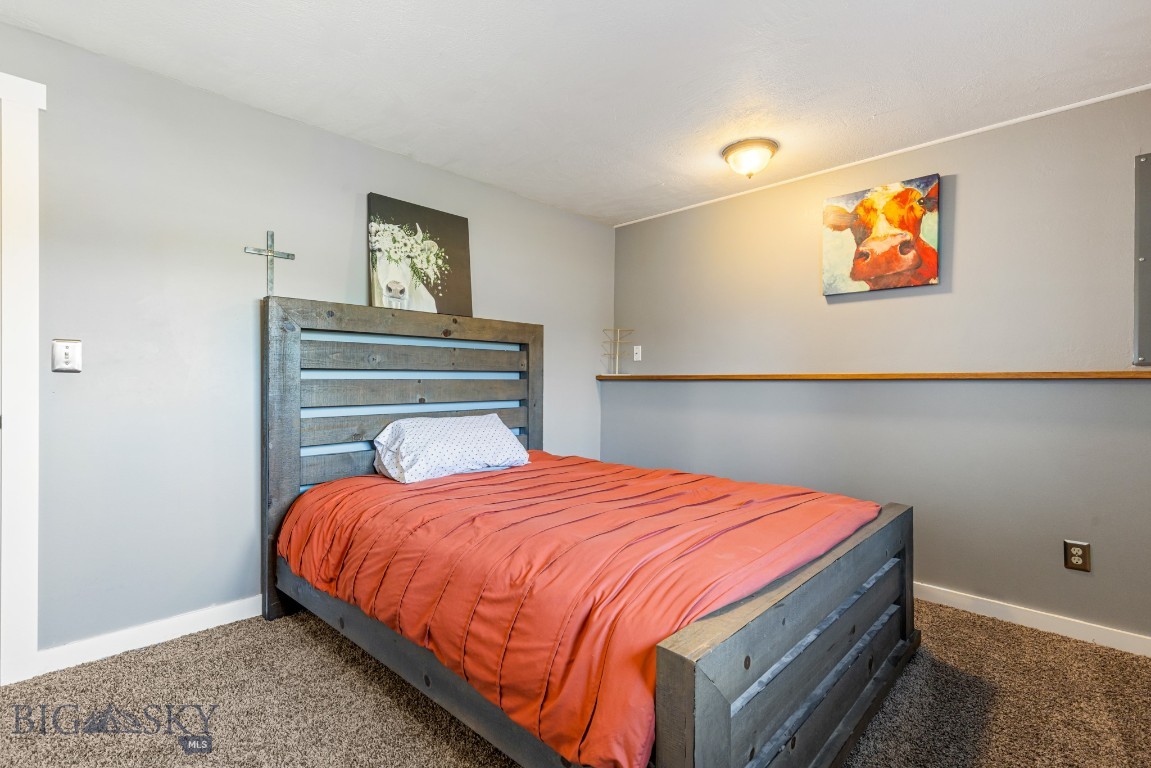 Manhattan, Montana 59741, United States, 5 Bedrooms Bedrooms, ,3 BathroomsBathrooms,Residential,Pending,204771