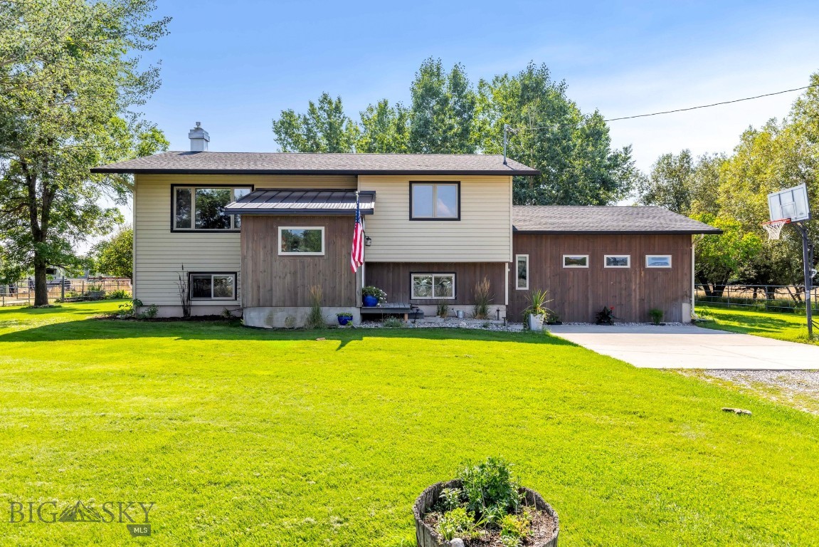 Manhattan, Montana 59741, United States, 5 Bedrooms Bedrooms, ,3 BathroomsBathrooms,Residential,Pending,204771