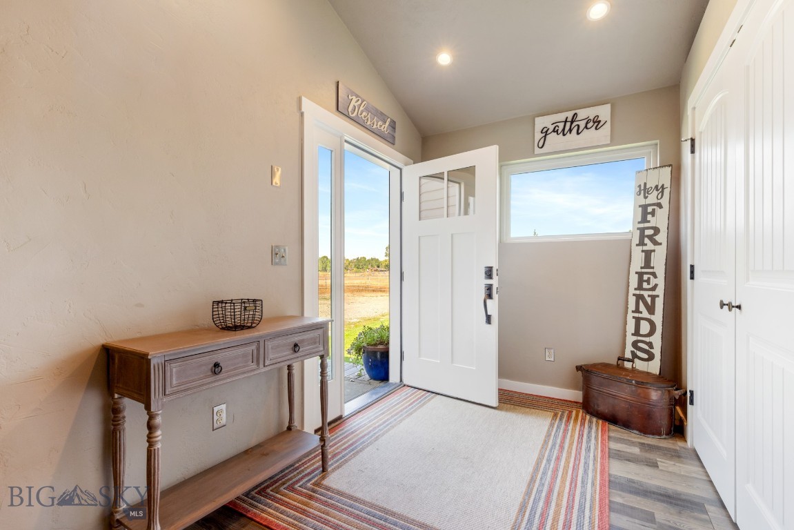 Manhattan, Montana 59741, United States, 5 Bedrooms Bedrooms, ,3 BathroomsBathrooms,Residential,Pending,204771