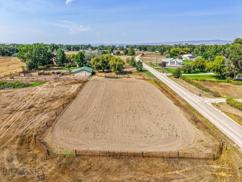 Manhattan, Montana 59741, United States, 5 Bedrooms Bedrooms, ,3 BathroomsBathrooms,Residential,Pending,204771
