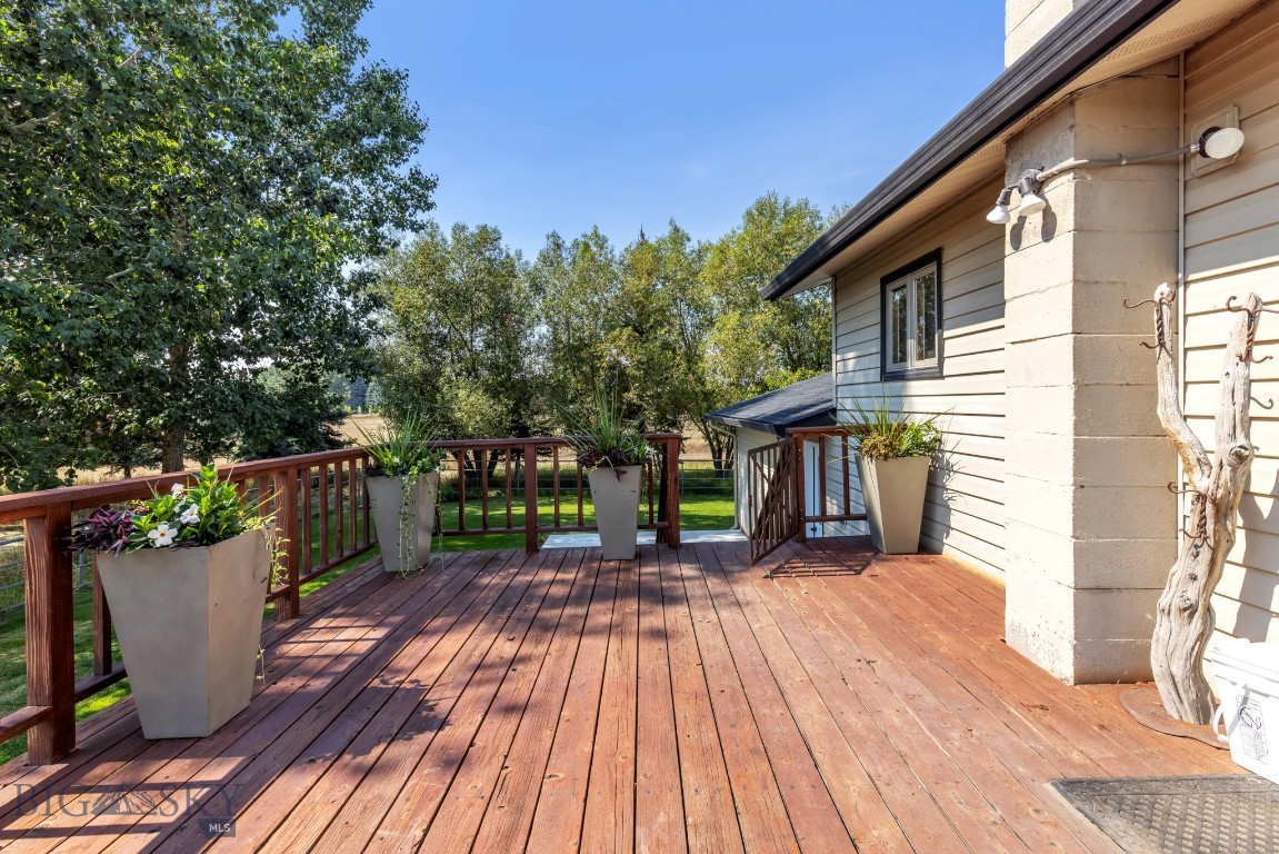 Manhattan, Montana 59741, United States, 5 Bedrooms Bedrooms, ,3 BathroomsBathrooms,Residential,Pending,204771