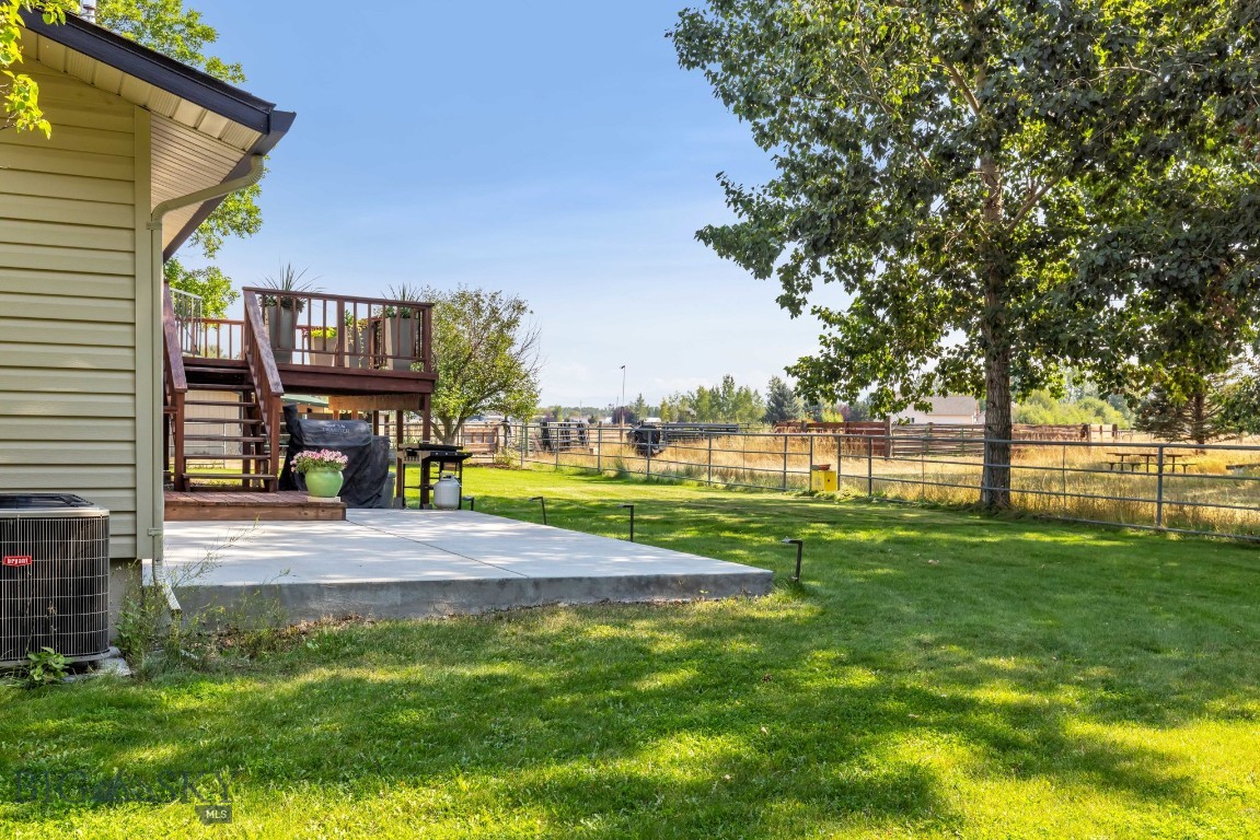 Manhattan, Montana 59741, United States, 5 Bedrooms Bedrooms, ,3 BathroomsBathrooms,Residential,Pending,204771