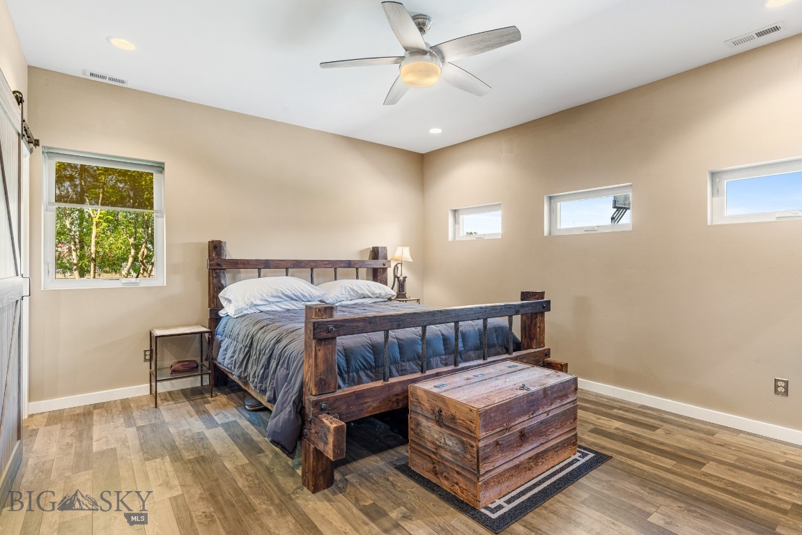 Manhattan, Montana 59741, United States, 5 Bedrooms Bedrooms, ,3 BathroomsBathrooms,Residential,Pending,204771