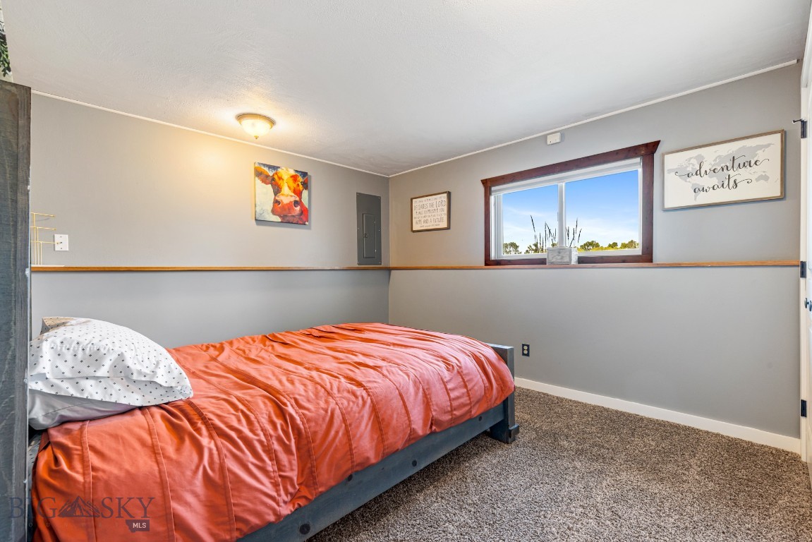 Manhattan, Montana 59741, United States, 5 Bedrooms Bedrooms, ,3 BathroomsBathrooms,Residential,Pending,204771