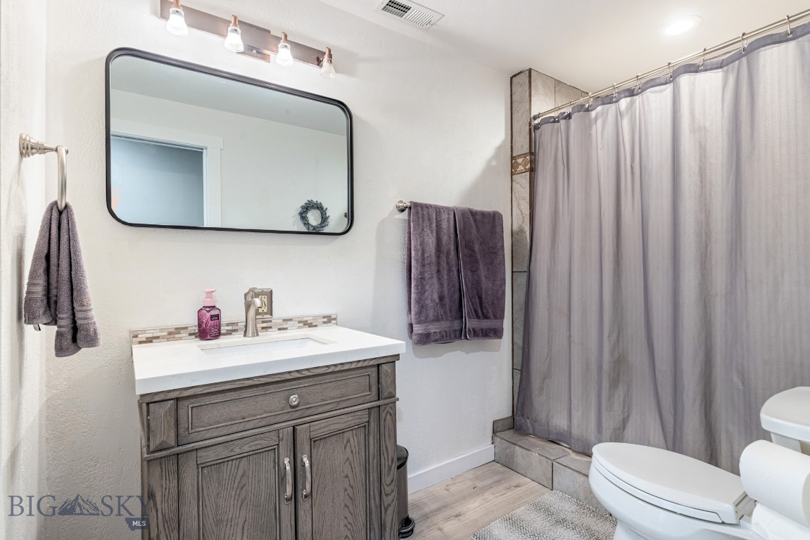 Manhattan, Montana 59741, United States, 5 Bedrooms Bedrooms, ,3 BathroomsBathrooms,Residential,Pending,204771