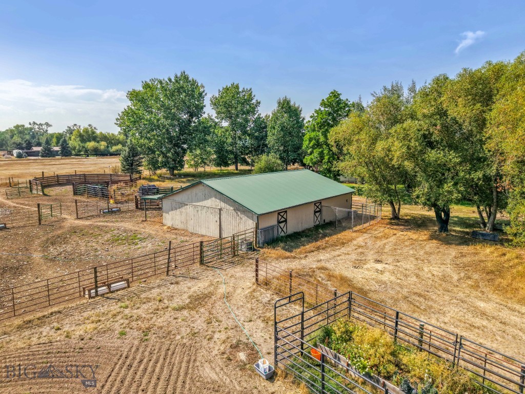Manhattan, Montana 59741, United States, 5 Bedrooms Bedrooms, ,3 BathroomsBathrooms,Residential,Pending,204771