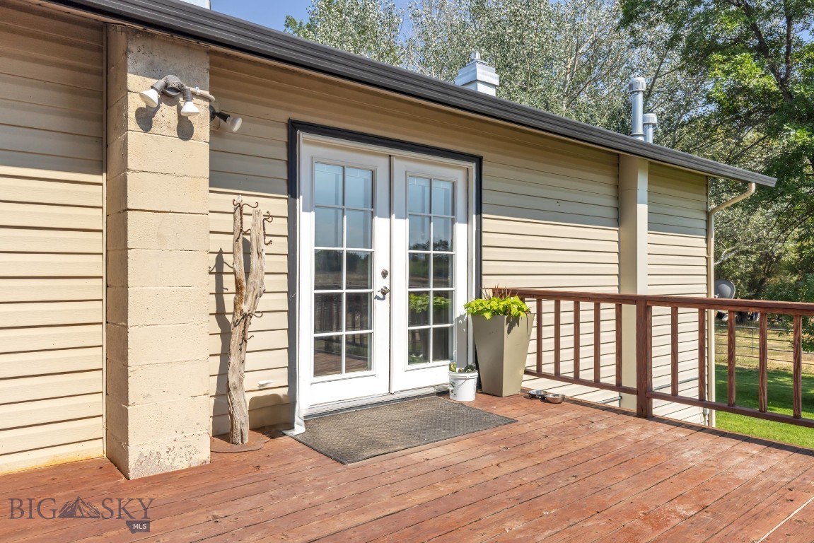 Manhattan, Montana 59741, United States, 5 Bedrooms Bedrooms, ,3 BathroomsBathrooms,Residential,Pending,204771