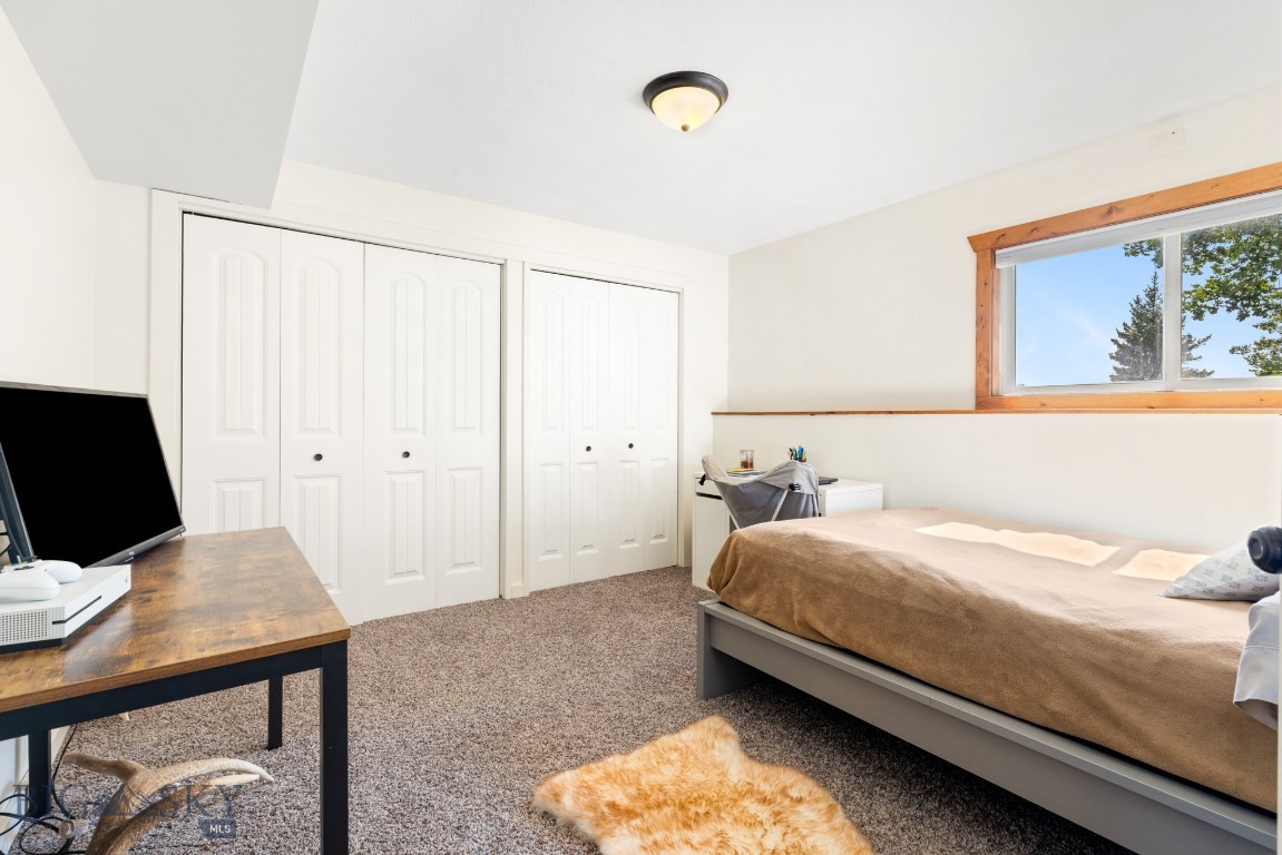 Manhattan, Montana 59741, United States, 5 Bedrooms Bedrooms, ,3 BathroomsBathrooms,Residential,Pending,204771