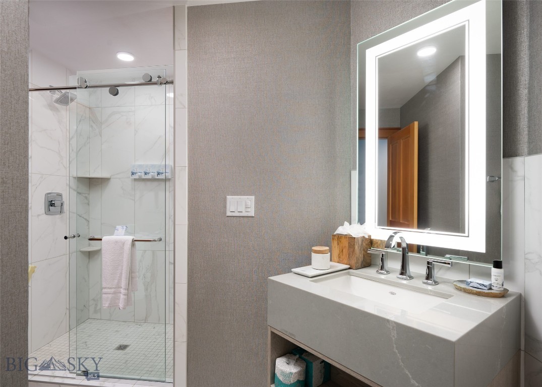 Summit Hotel Condo - Residential