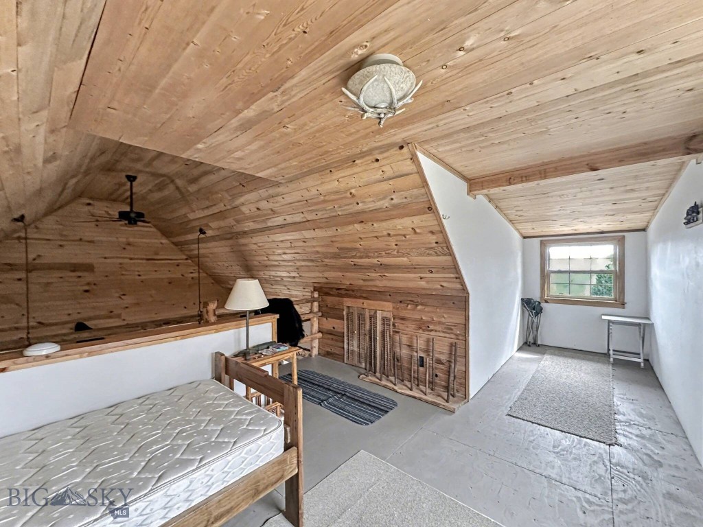 Shining Mountain Unit III - Residential