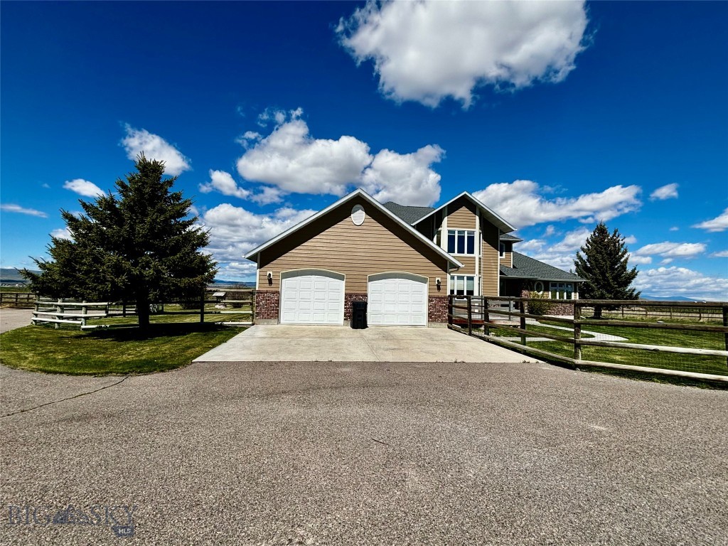 120 Rodeo Trail